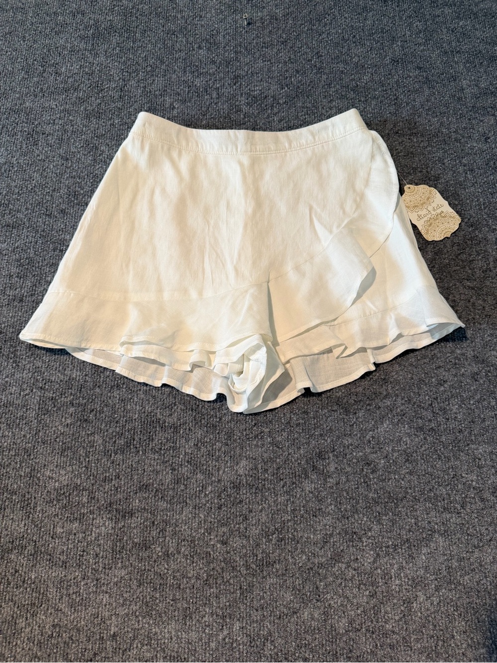 Altar'd State White Ruffled Layered Skort